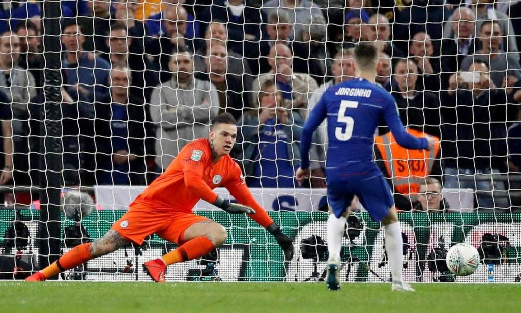 How to stop Chelsea's Jorginho penalty kicks from scoring