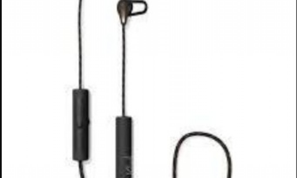 Why You should not leave Earpiece in Your Ears while Sleeping