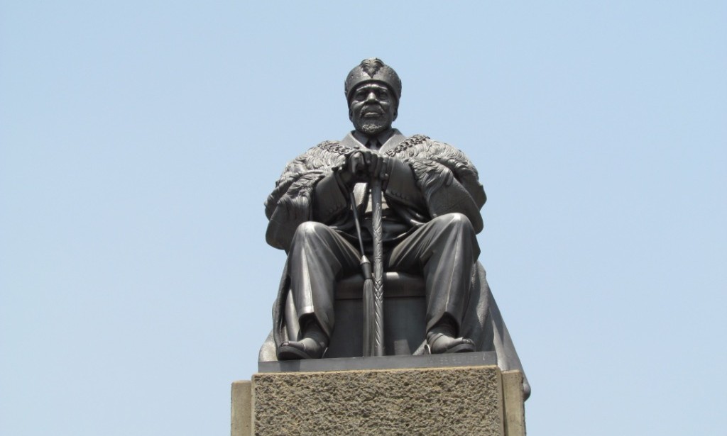 Is Jomo Kenyatta's first name Jomo derived from Maa i.e. "Shomo," or is it a combination of the names Johnstone Muigai?
